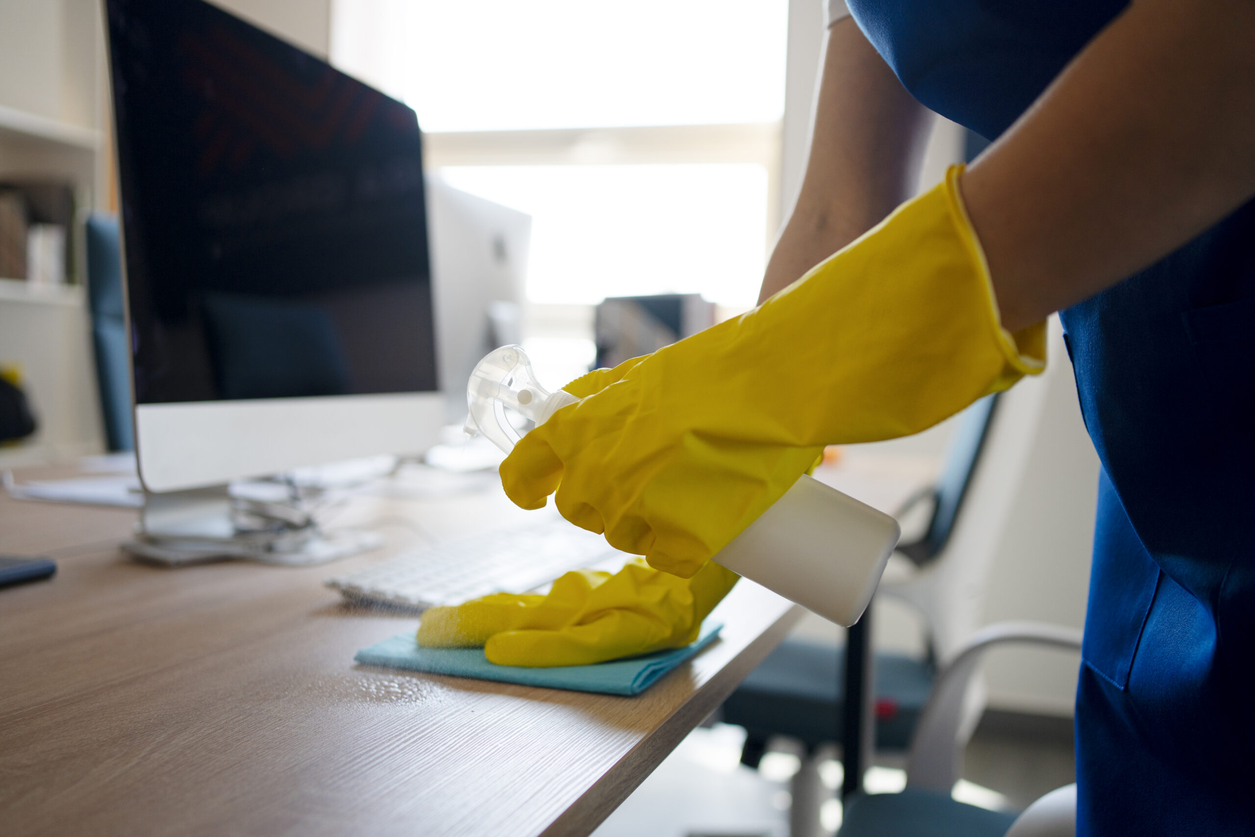Staycare group professional-cleaning-service-person-cleaning-office